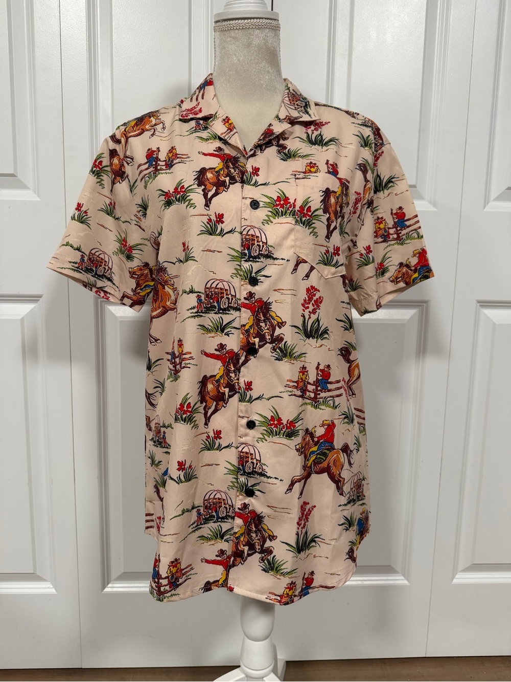 Casual Beige Western Print Short-Sleeve Button-Down Shirt